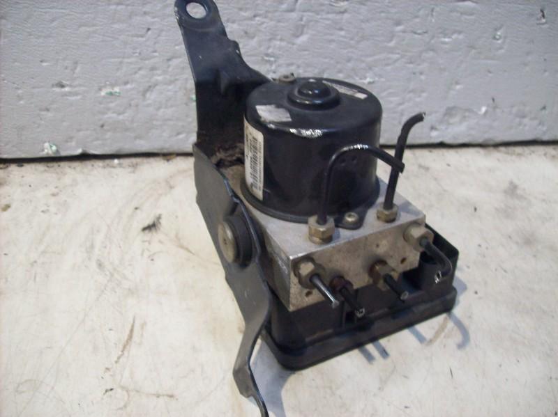 BLOC ABS (FREINS ANTI-BLOCAGE) Ford Fiesta 5 (JD / JH), Utilisé, Ford