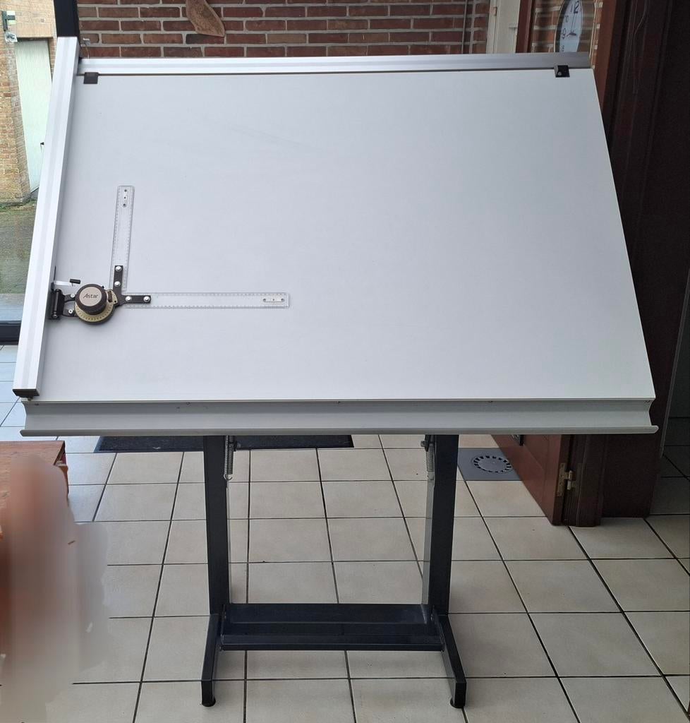 Professionele met voet verstelbare tekentafel+ tekenapparaat, Ophalen