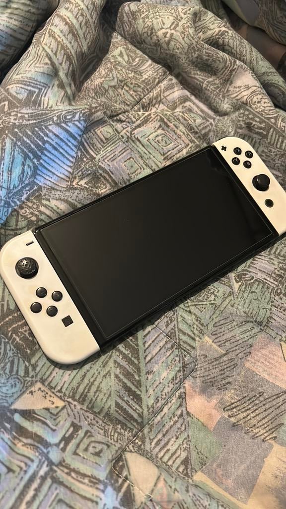 Nintendo Switch OLED – Très bon état – Complète avec boîte, Ophalen, Switch OLED