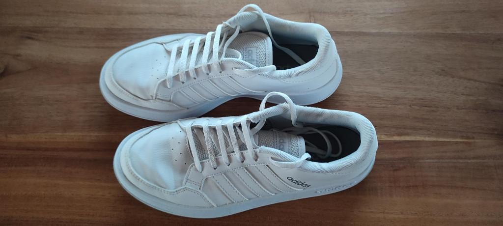 Dames sportschoenen Adidas, maat 38,5, als nieuw !, Vêtements | Femmes, Chaussures, Enlèvement ou Envoi, Comme neuf, Chaussures de sports