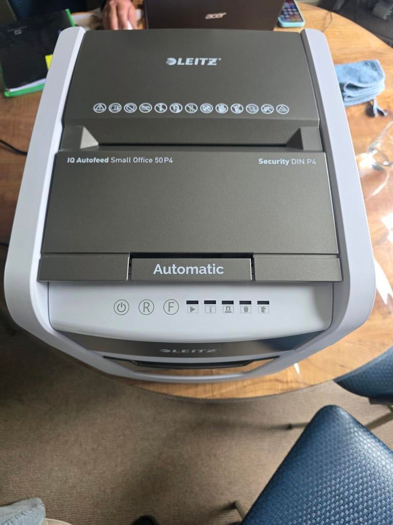 Déchiqueteuse à papier Leitz 50 feuilles, Enlèvement