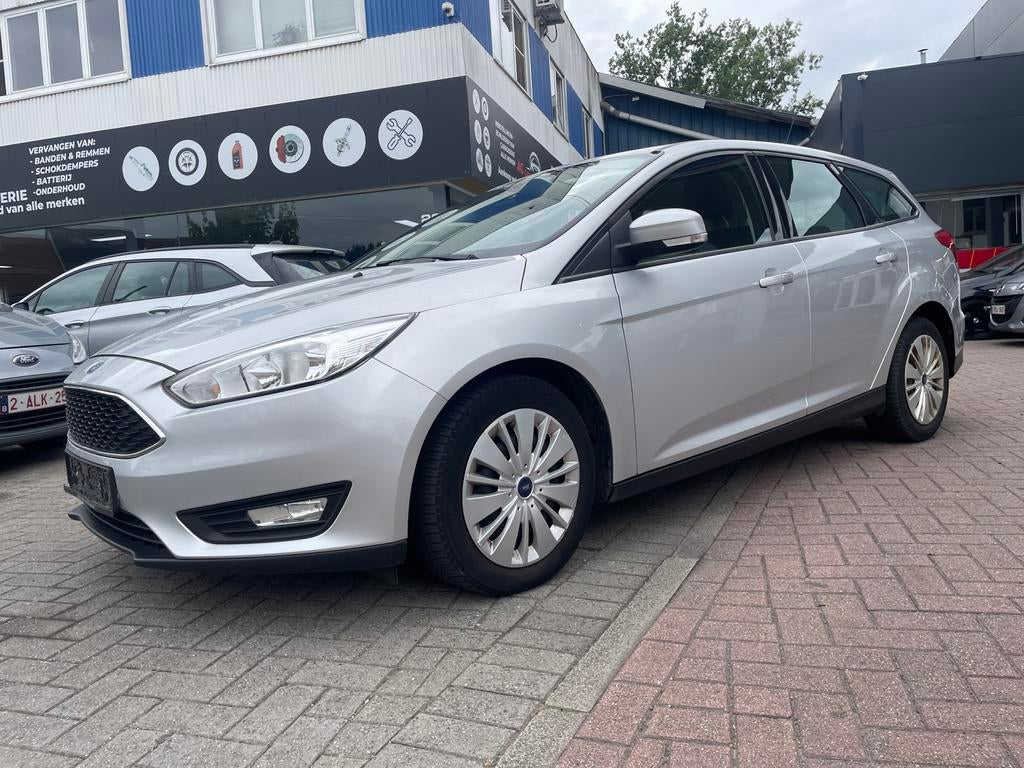 Ford Focus 1.5 - DIESEL - AIRCO - Euro6b - 145.000km - 2015, Focus, Stof, Bedrijf, Zilver of Grijs