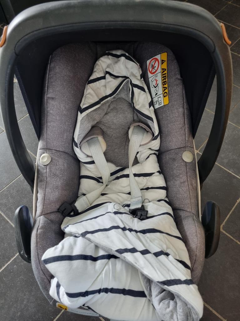 Maxi cosi pebble, Ophalen, Verstelbare rugleuning, Autogordel, Zo goed als nieuw