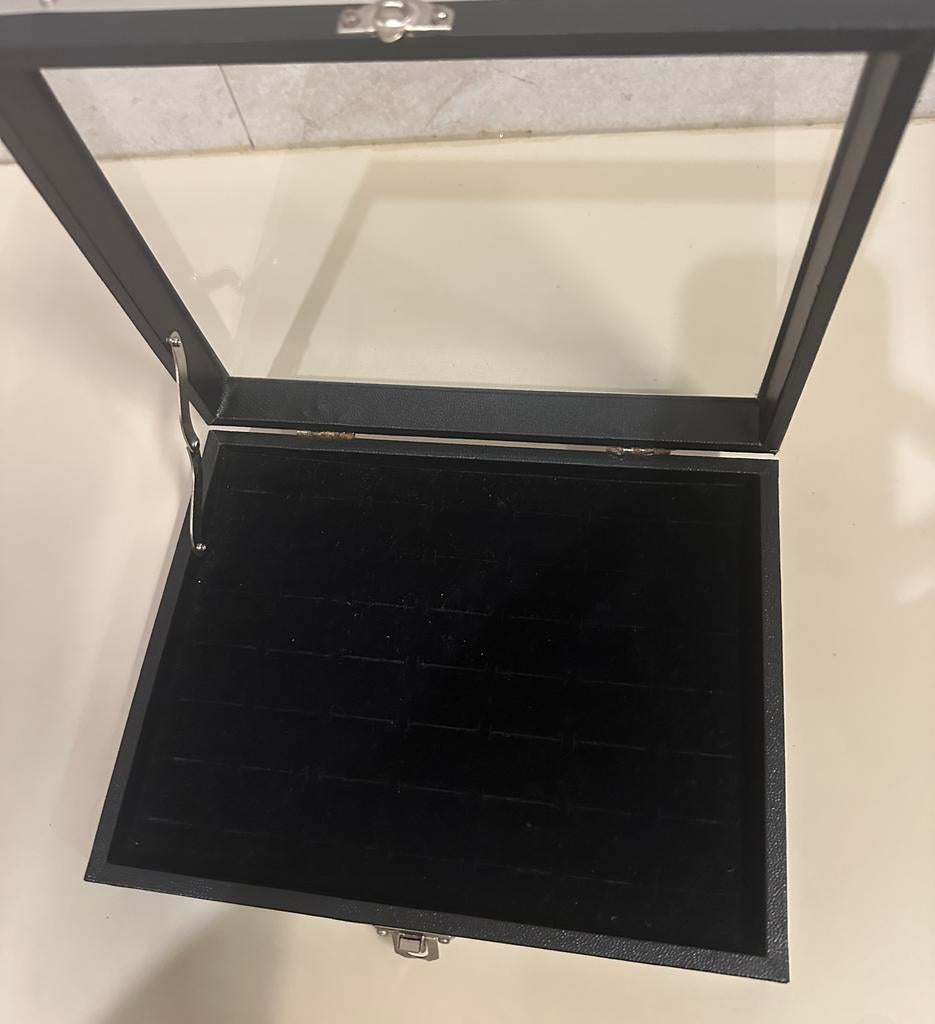 Grote juwelen kistje voor een 50 tal ringen in op te bergen, Enlèvement, Comme neuf