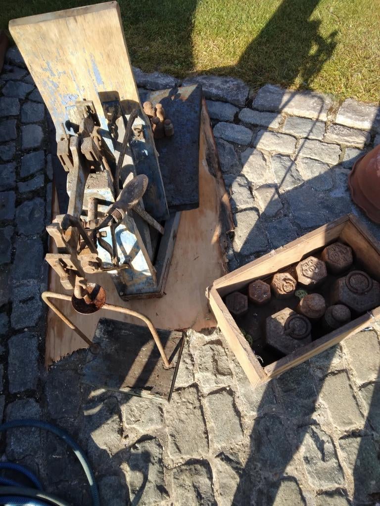 Oude bascule met 21 gewichten, Antiek en Kunst, Ophalen