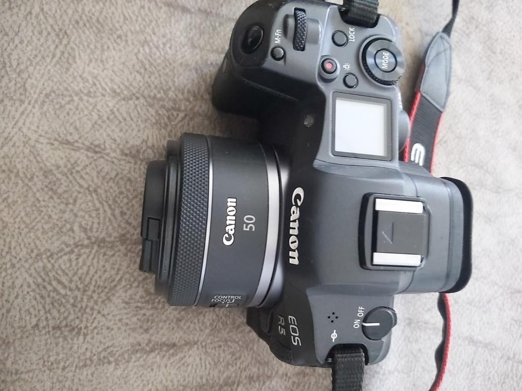 Canon EOS R5 + RF 50mm F/1.8 STM
, lader, lowepro fototas, Ophalen of Verzenden, Gebruikt, Canon