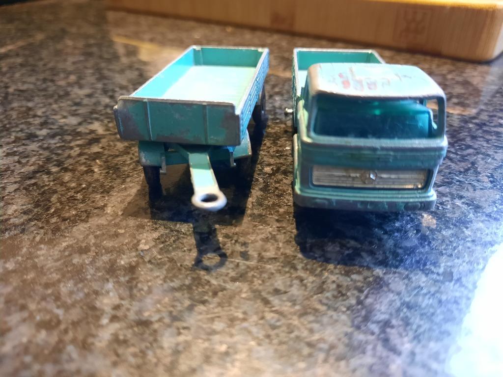 MAtchbox bespeeld (2): Mercedes truck en - trailer, Ophalen of Verzenden, Gebruikt, Bus of Vrachtwagen, Matchbox