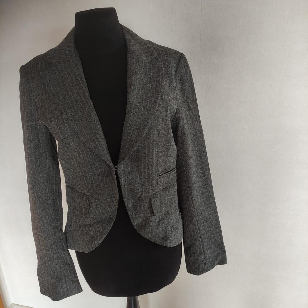 H&M blazer maat 36., Kleding | Dames, Jasjes, Kostuums en Pakken, Gedragen, Jasje, Maat 36 (S), Grijs, Ophalen