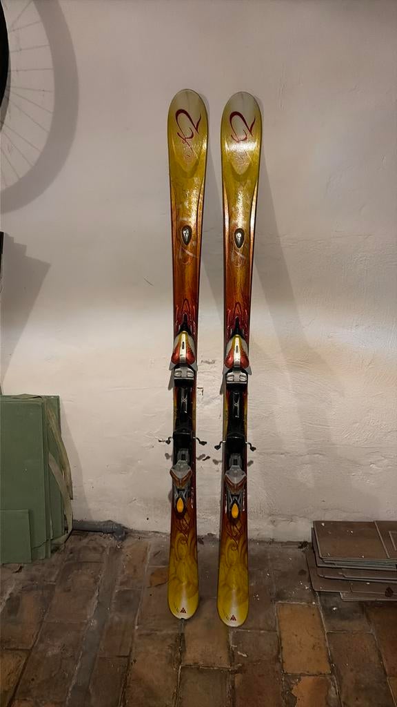 Paires de Skis et battons K2, Sports & Fitness, Enlèvement, Ski, Skis