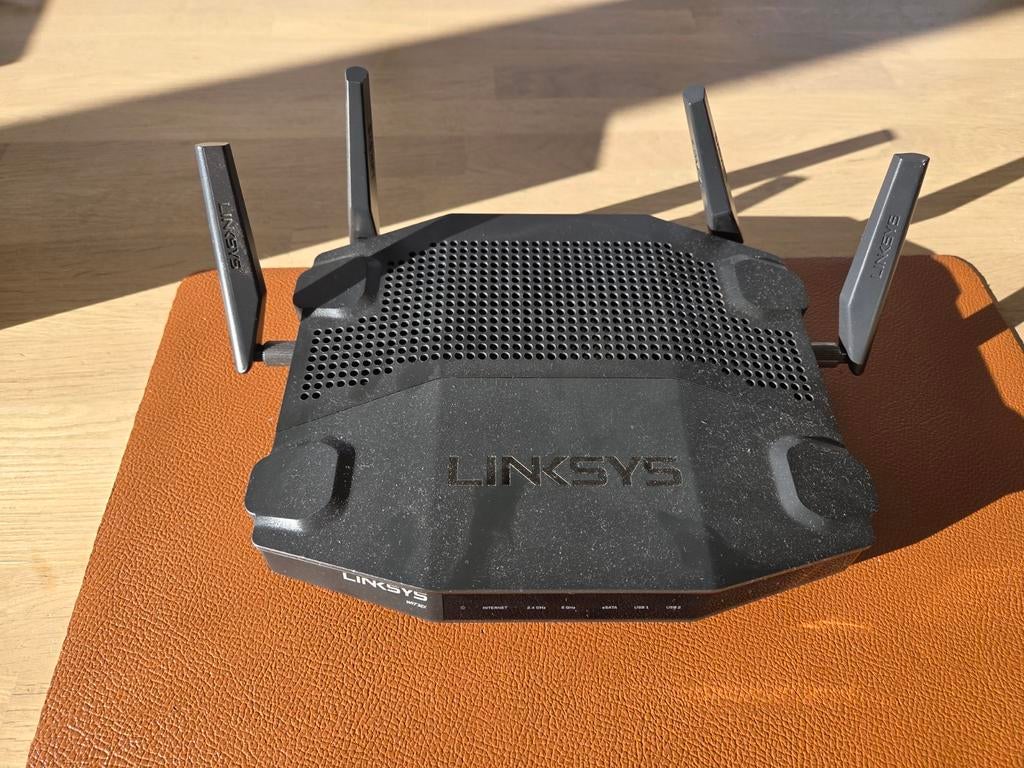 Linksys WRT32x gaming Router, Computers en Software, Netwerk switches, Ophalen