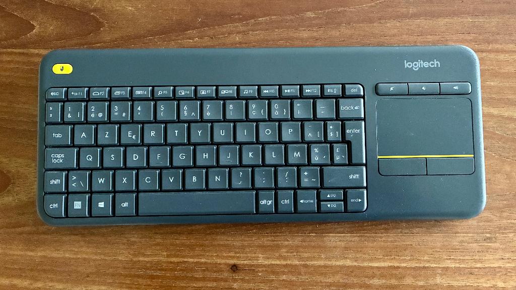 Logitech K400 Plus Wireless Touch Zwart Azerty, Computers en Software, Toetsenborden, Zo goed als nieuw, Azerty, Draadloos, Ophalen of Verzenden