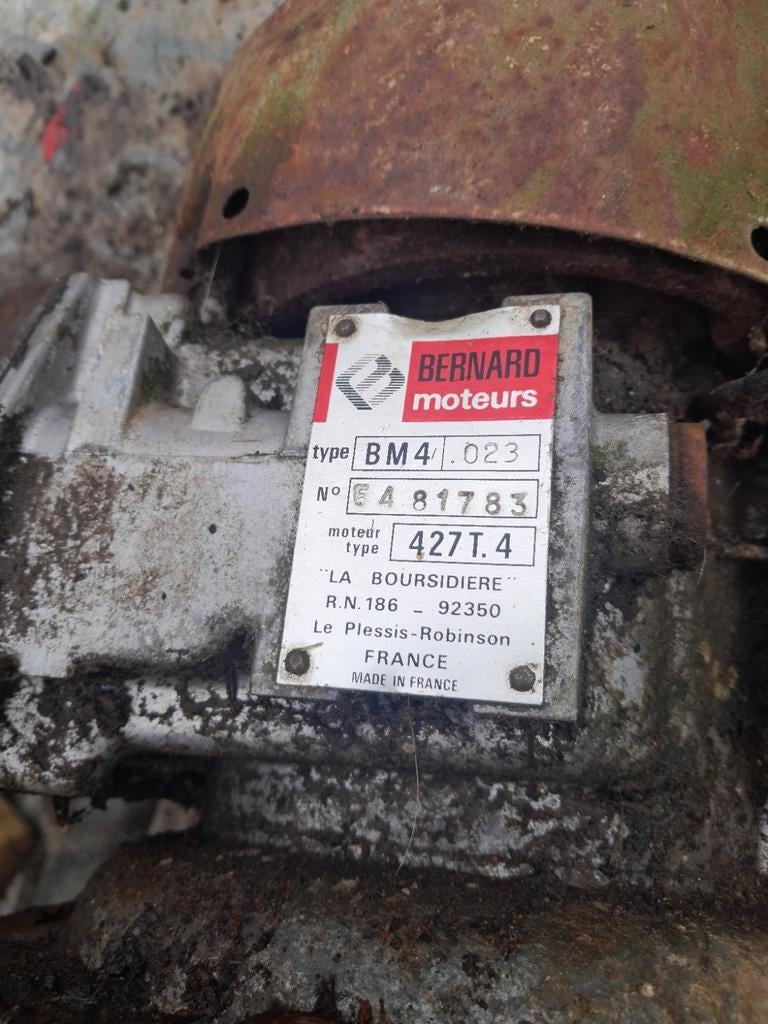 bernard antieke benzine motor, Enlèvement ou Envoi, Utilisé