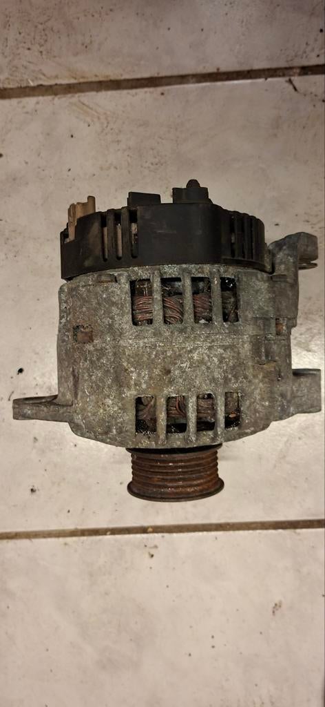 Alternateur renault 1900 Dti Dci. Valeur 120A, Enlèvement