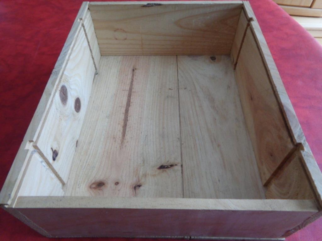Caisse pour bouteilles de vin en bois. Vide., Envoi, Utilisé, Autres types