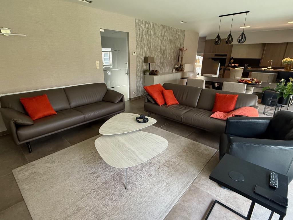 Zetel Leolux, Huis en Inrichting, Zetels | Zetels, Ophalen, Driepersoons, Zo goed als nieuw, Rechte bank