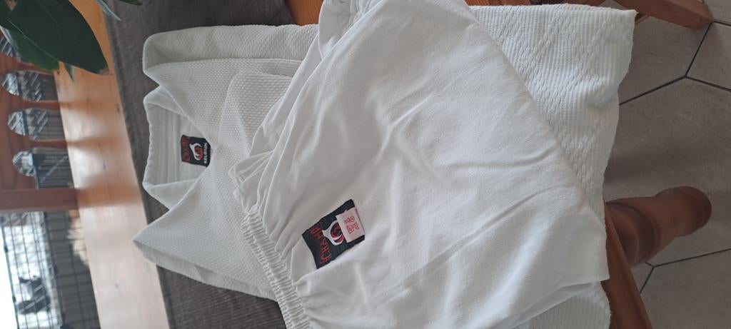 Kimono gevechtsport, Hobby en Vrije tijd, Kostuums, Theaterbenodigdheden en LARP, Ophalen, Zo goed als nieuw