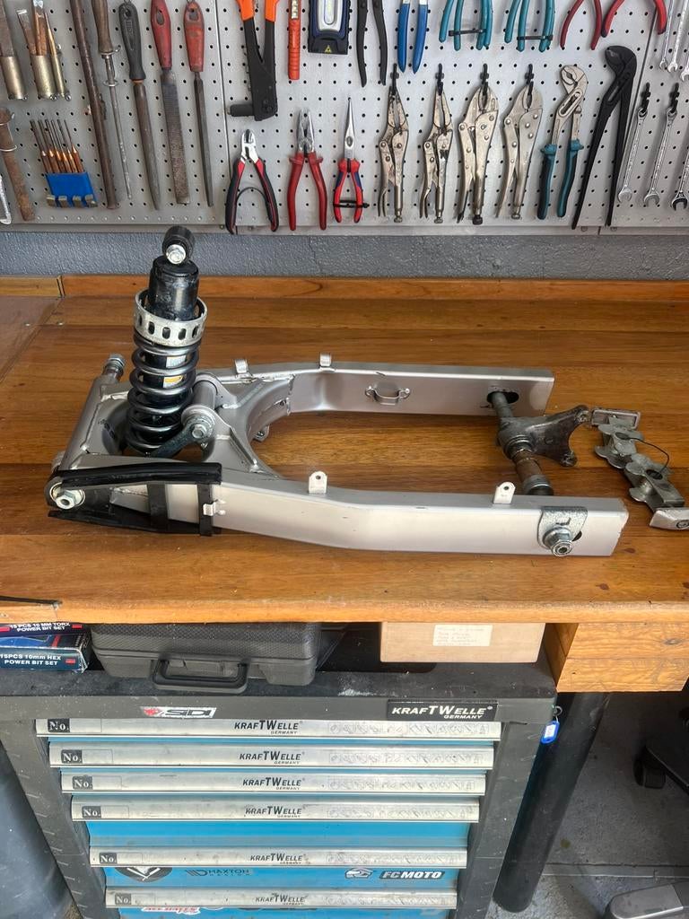 Bras oscillant suzuki bandit 600, Motos, Enlèvement ou Envoi