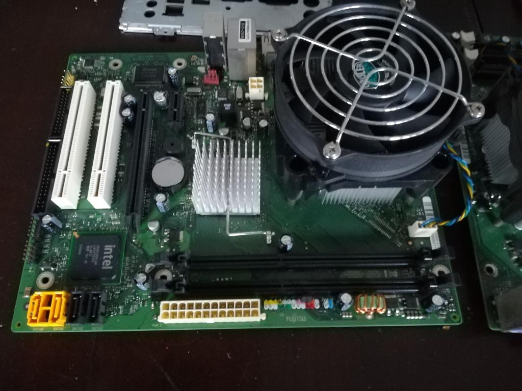 Moederbord fujitsu socket775 + iQuad CoreQ9505 + 2gb ddr3, Computers en Software, Ophalen of Verzenden, Intel, DDR3
