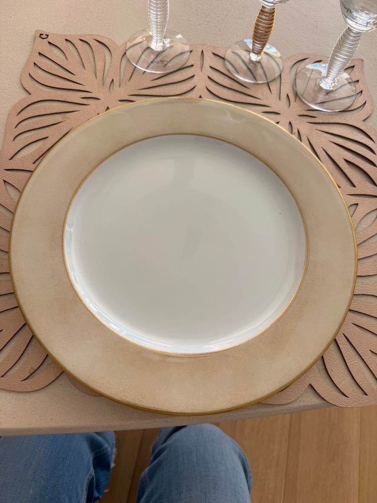 Service 13 assiettes Puiforcat Paris –Les Macarés peint main, Antiek en Kunst, Antiek | Servies los, Ophalen