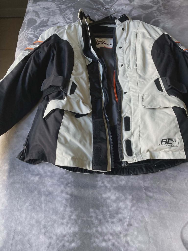 Veste + pantalon pour petite dame, Motoren, Ophalen