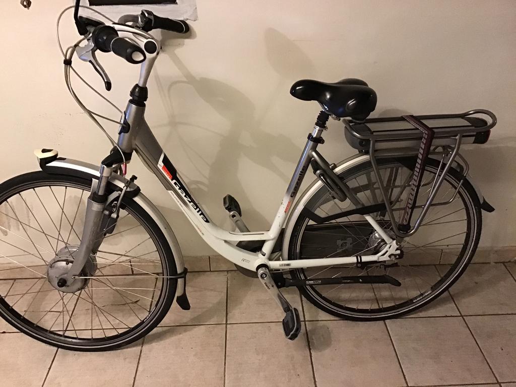 E, Vélos & Vélomoteurs, Vélos électriques, Enlèvement, Comme neuf