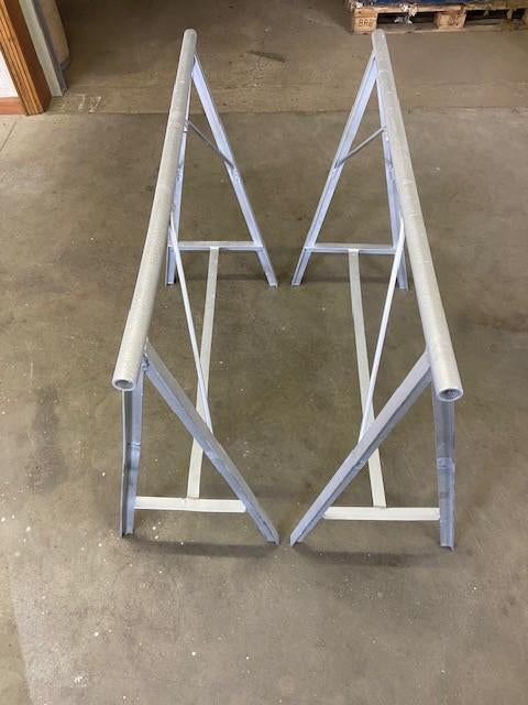 2 SCHRAGEN GEGALVANISEERD STAAL, Doe-het-zelf en Bouw, Metalen, Ophalen, Zo goed als nieuw, IJzer