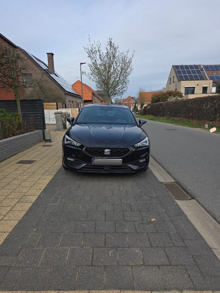 Seat leon FR schuifdak! Keyless! Semi-autonoom rijden!, Auto's, 1498 cc, 4 cilinders, 110 g/km, Leon