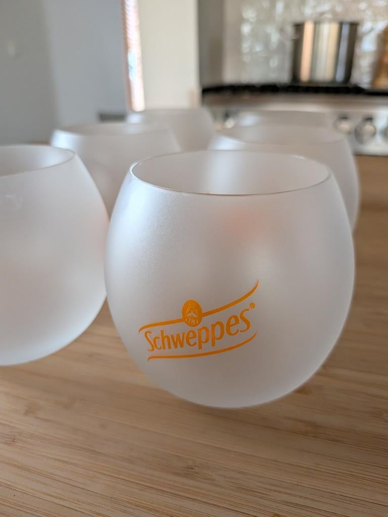 6 ronde schweppes glazen in doos, Collections, Enlèvement