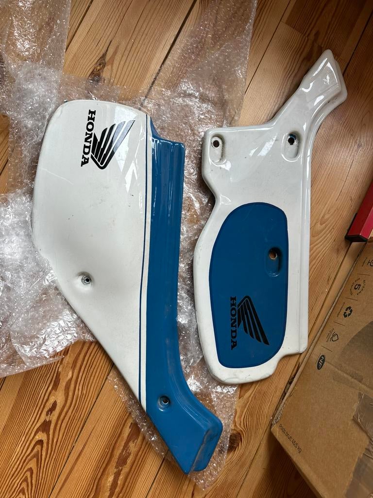 Honda xr600 zijkappen, Motos, Enlèvement, Utilisé