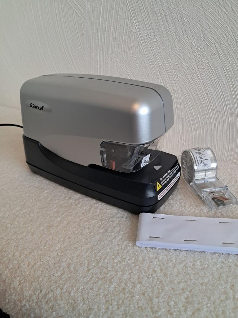 Agrafeuse electric de la marque rexel