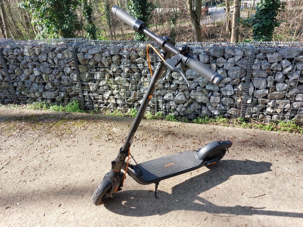 Trottinette Ninebot f2 pro très bon état avec garantie, Vélos & Vélomoteurs, Trottinettes, Enlèvement, Comme neuf, Step électrique (E-scooter)