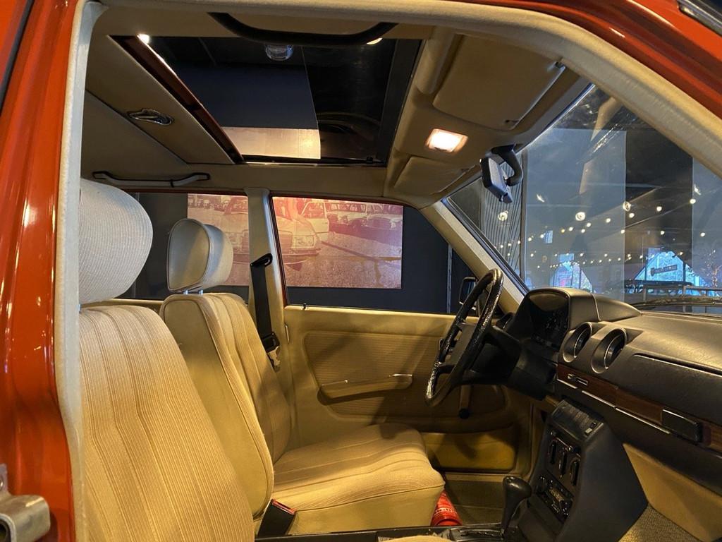 Mercedes-Benz 200-serie 200 W123 200D Automatic (bj 1983), Auto's, Automaat, Overige kleuren, Mercedes-Benz, Bedrijf