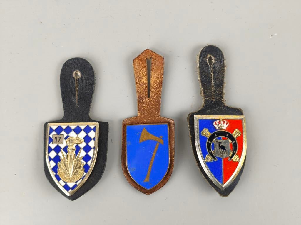 3 insignes Belgisch leger en Nato, Ophalen of Verzenden, ., ., .
