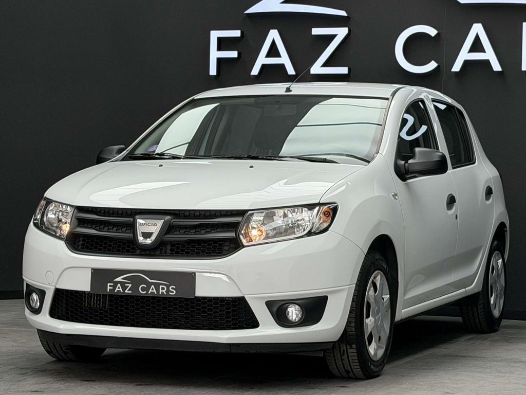 Dacia Sandero * Réservé * (bj 2015), Auto's, Dacia, Voorwielaandrijving, Stof, Gebruikt, Zwart