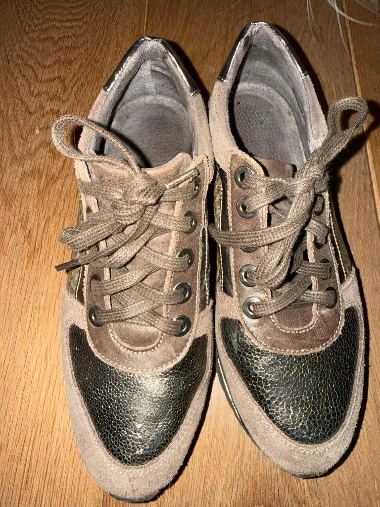 Quasi-nieuwe Hush Puppies leder -daim sneakers 38, Enlèvement ou Envoi, Sneakers et Baskets, Comme neuf, Brun