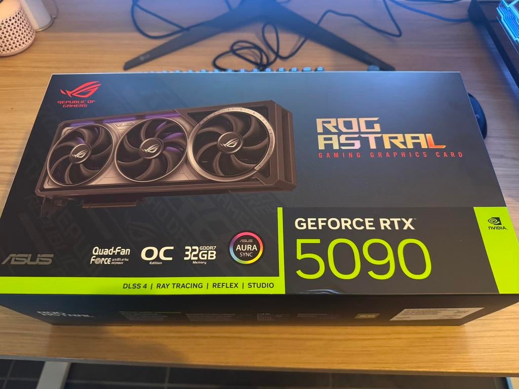 Rog Astral RTX 5090 High End videokaart, Informatique & Logiciels, Cartes vidéo, Enlèvement, Comme neuf