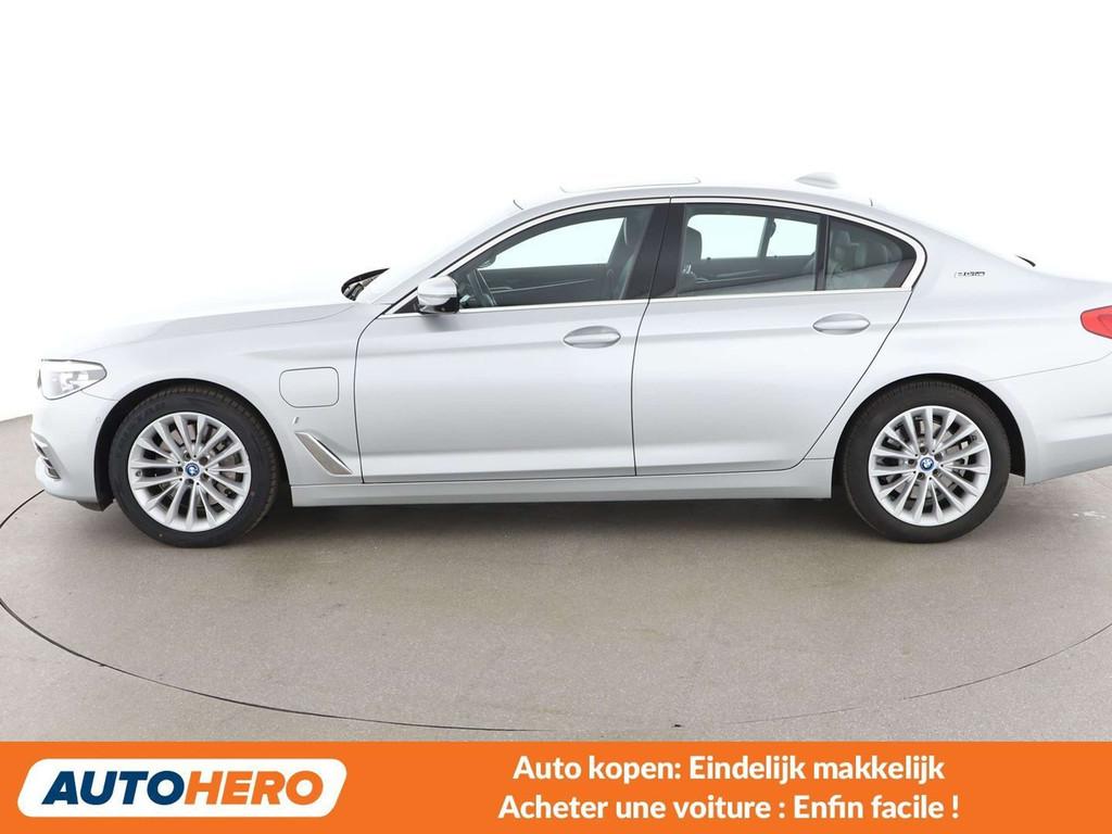 BMW 5 Serie 530 530e Luxury Line (bj 2018, automaat), Auto's, BMW, Achterwielaandrijving, Gebruikt, 1770 kg, USB