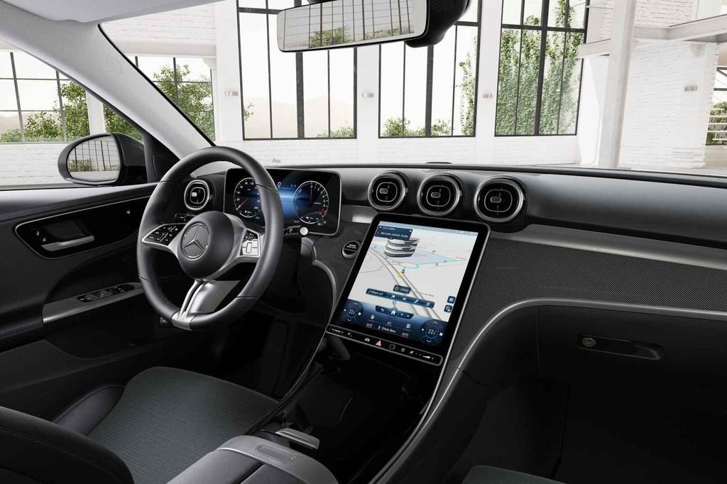 Mercedes-Benz C-klasse 300 e Berline Luxury Line | Trekhaak, Auto's, Mercedes-Benz, Automaat, 4 deurs, Zwart, 4 cilinders