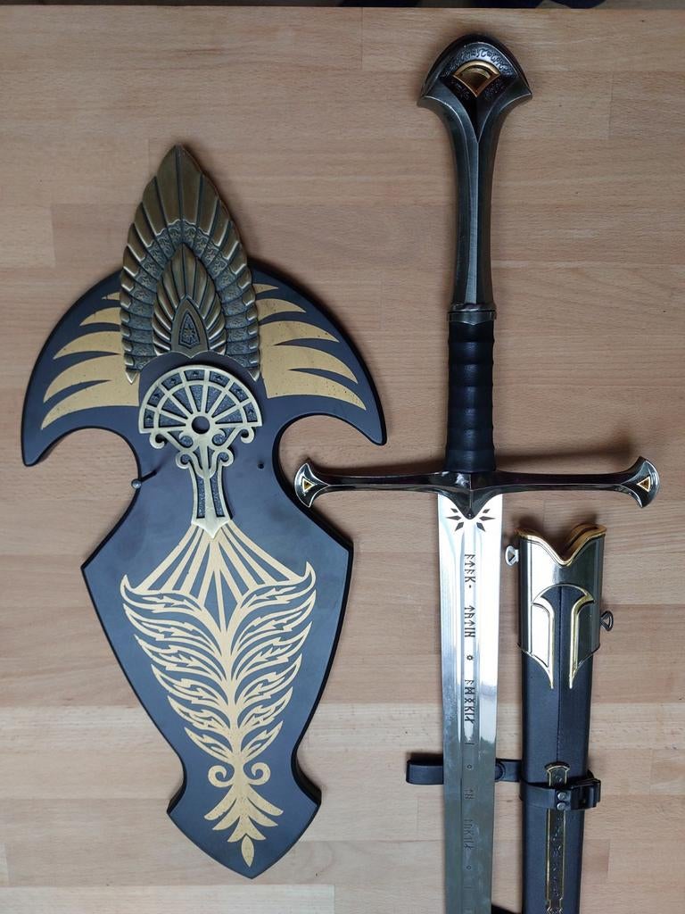 Épée Anduril Aragorn officielle + fourreau + support mural, Enlèvement ou Envoi, Comme neuf