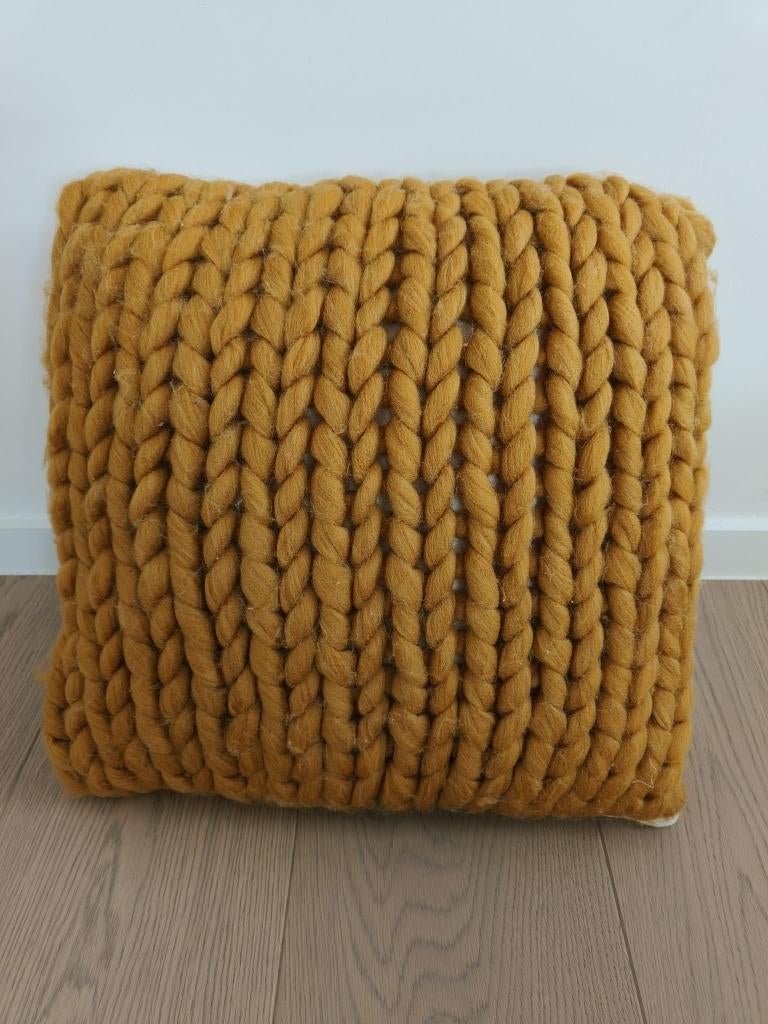 Kussen met gebreide hoes, Ophalen of Verzenden, Nieuw, Geel, Rechthoekig