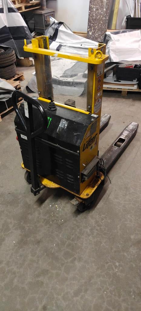 Stapelaar lifter 1t, Ophalen