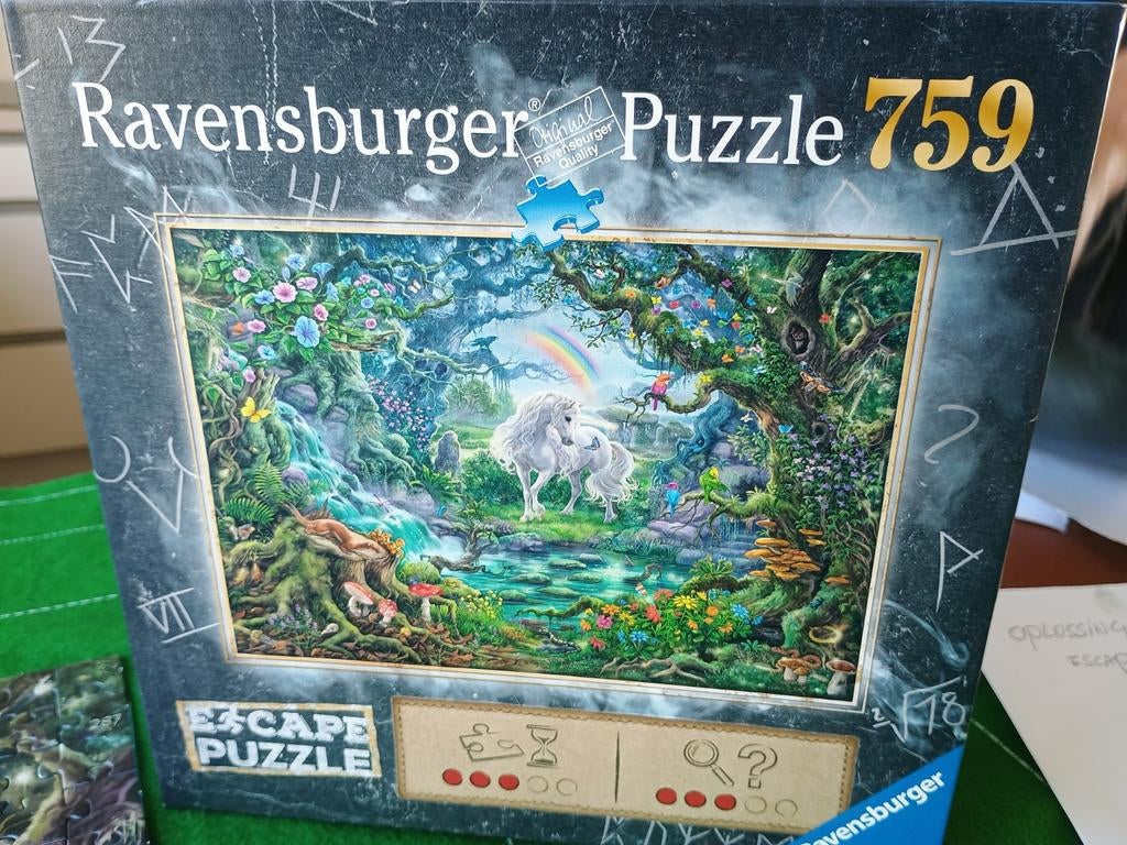 Escape puzzel 9, de eenhoorn.(759) Ravensburger ( 2021), Ophalen of Verzenden, 500 t/m 1500 stukjes, Zo goed als nieuw, Legpuzzel