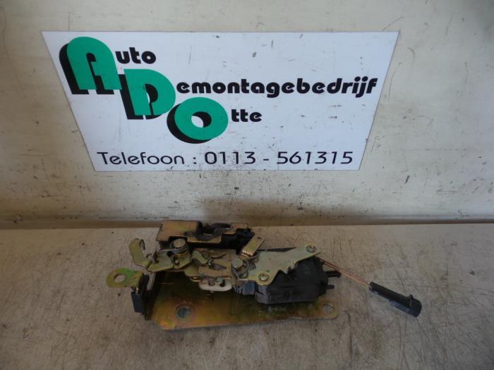 Serrure portière mécanique 2portes droite d'un Smart Fortw, -, 3 mois de garantie, Utilisé, -