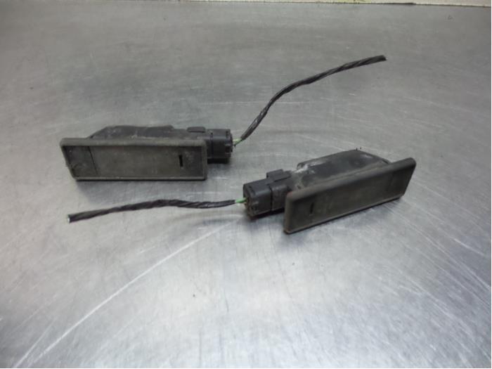 Eclairage immatriculation d'un Citroen C4 (C4 04-), Autos : Pièces & Accessoires, -, Utilisé, -, -