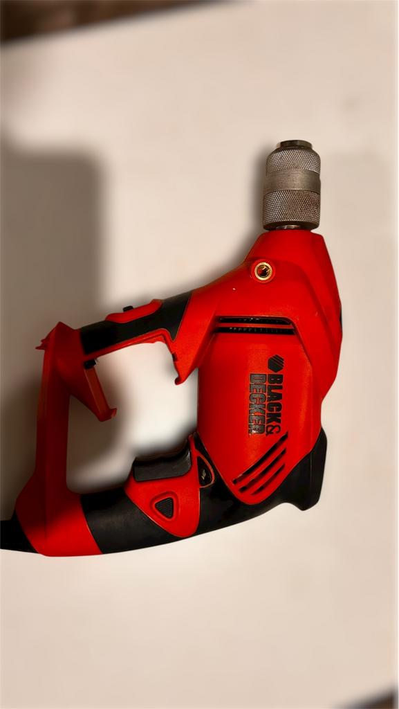 Perceuse à percussion Black & Decker 730W, Bricolage & Construction, 600 watts ou plus, Enlèvement, Utilisé, Vitesse variable