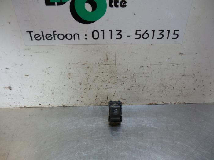 Elektrisch Raam Schakelaar van een Renault Clio (Clio 4 12-), Gebruikt, -, Renault, -