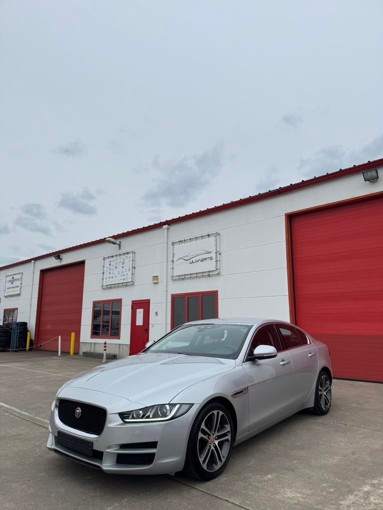 Jaguar XE 2016 110 000 km 2.0 179 ch autom/led/cam, Autos, Cuir, Argent ou Gris, Achat, Euro 6