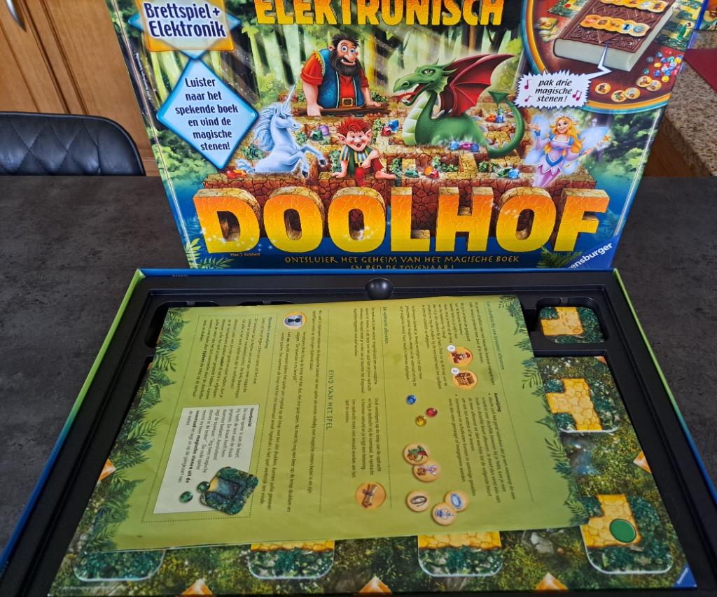 Nieuwstaat elektronisch bordspel doolhof 8+ Ravensburger!!!!, Hobby en Vrije tijd, Gezelschapsspellen | Bordspellen, Drie of vier spelers