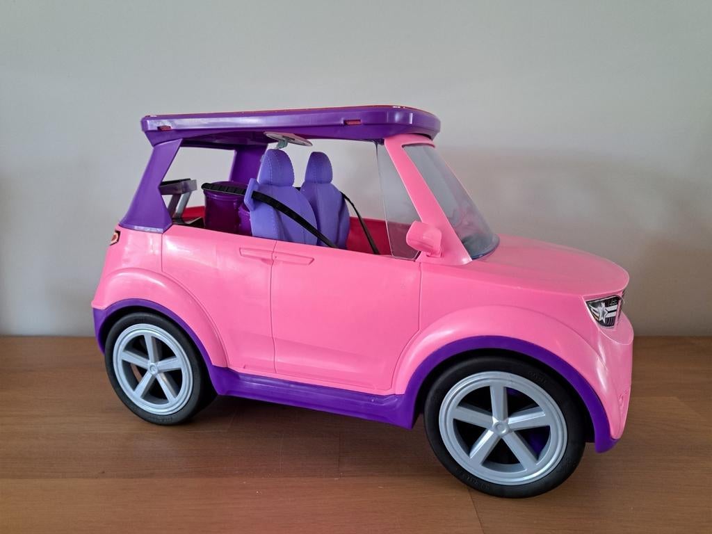Barbie auto SUV, omvormbaar tot podium, de wielen draaien, Ophalen of Verzenden, Zo goed als nieuw, Barbie