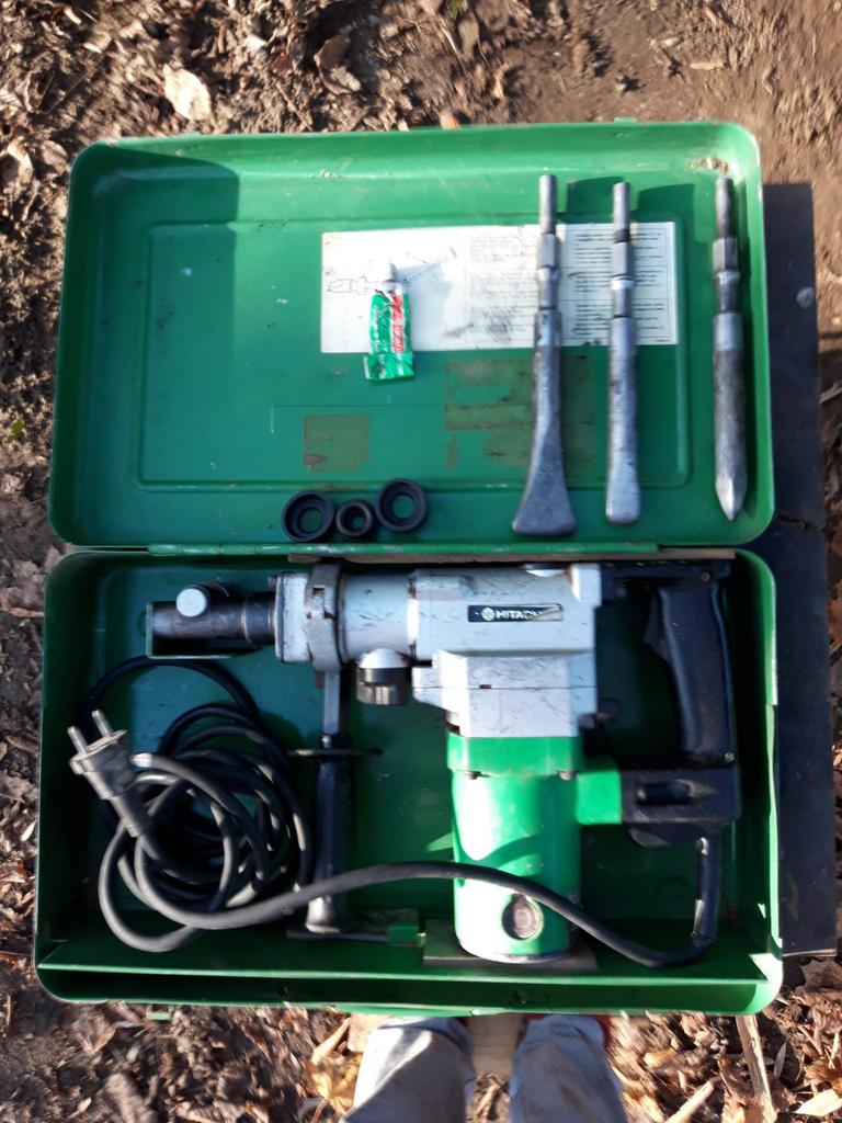 Breekhamef, Enlèvement, Utilisé